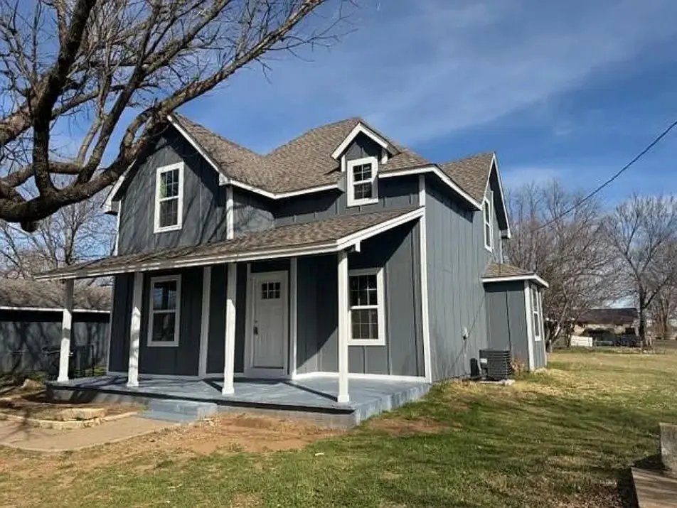 321 S 3rd Ave, Stroud, OK 74079